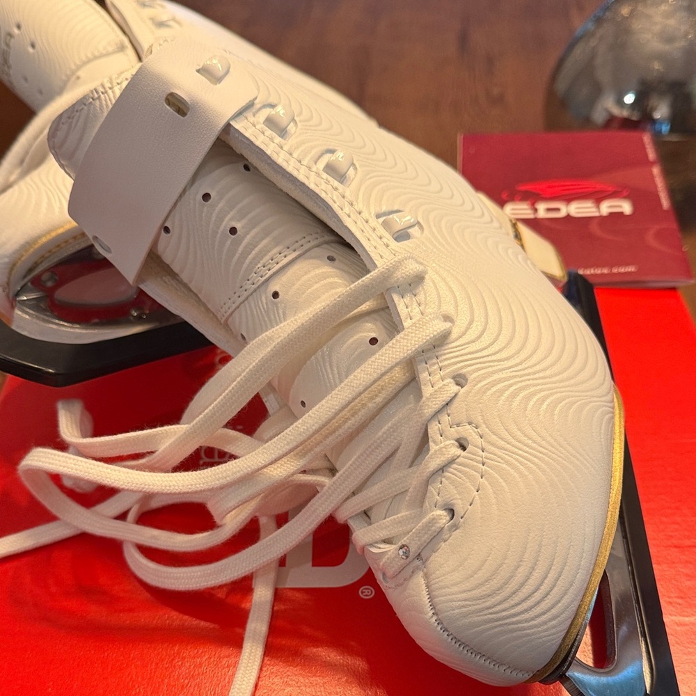 Edea Ivory Wave Ice Skates for Kids 215c - Picture 6 of 12